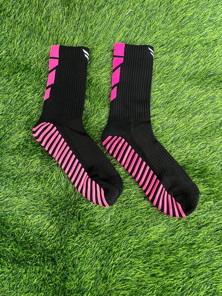 Chaussettes de sport noires et roses