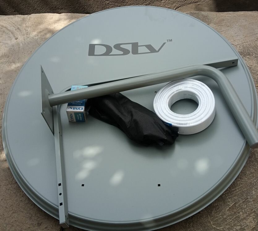 DStv 90cm dish with lnb only