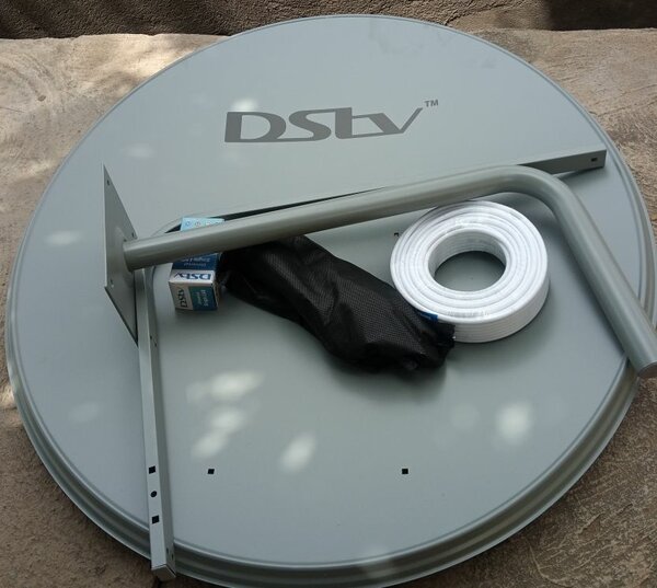 DStv 90cm dish with lnb only