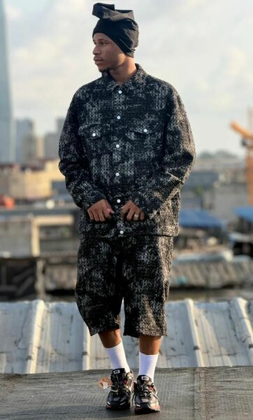 Ensemble streetwear denim