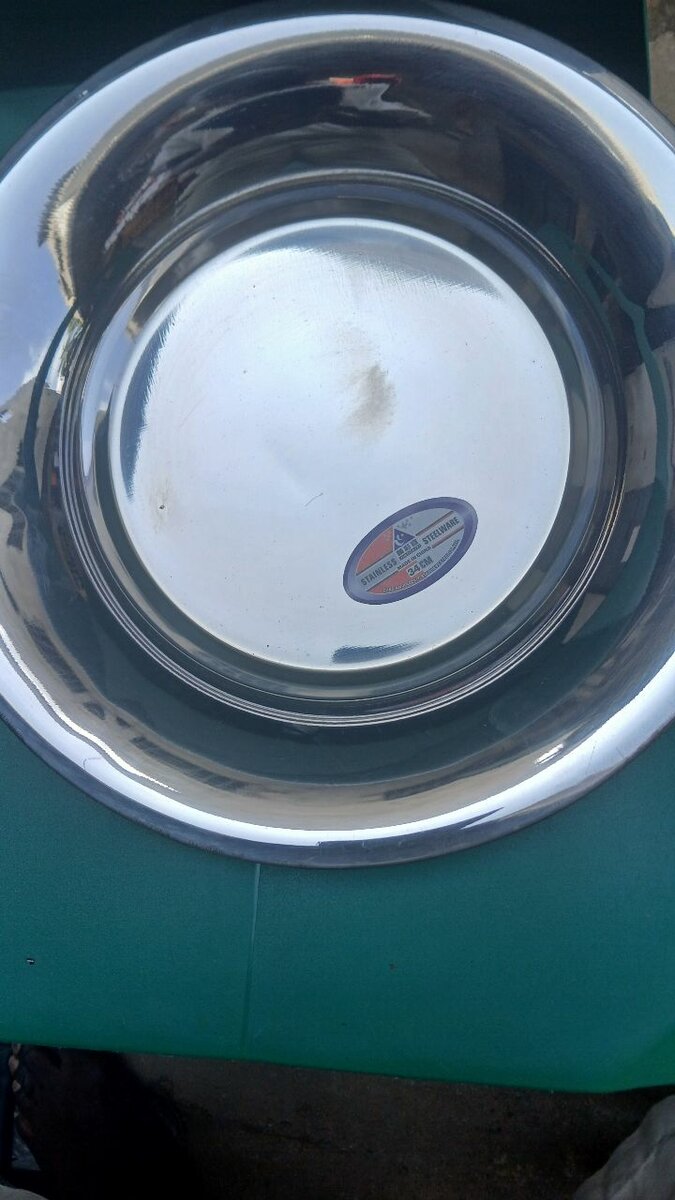 Assiettes en inox robustes