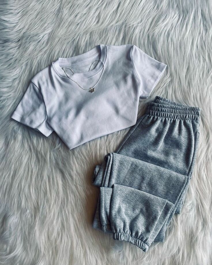Ladies jogger+crop top