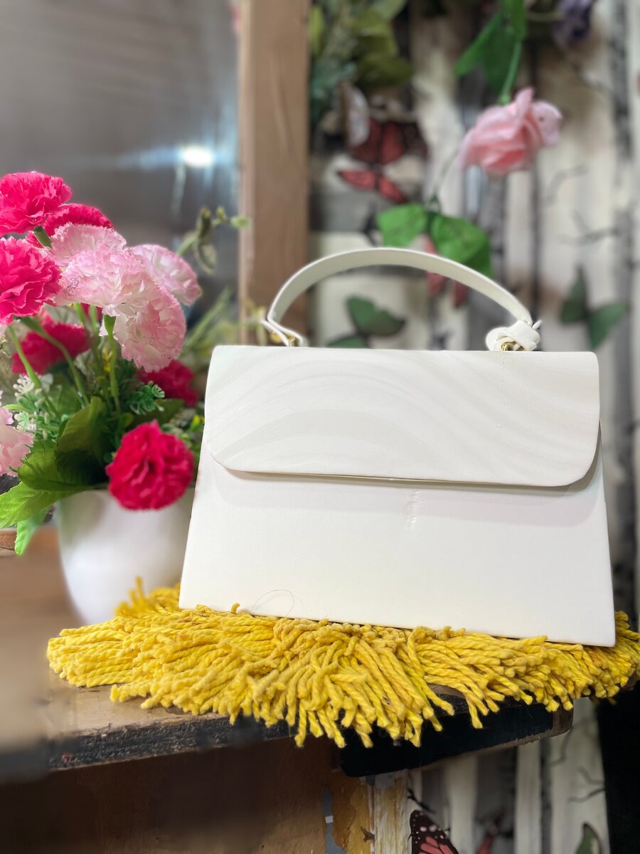 Sac à main blanc élégant