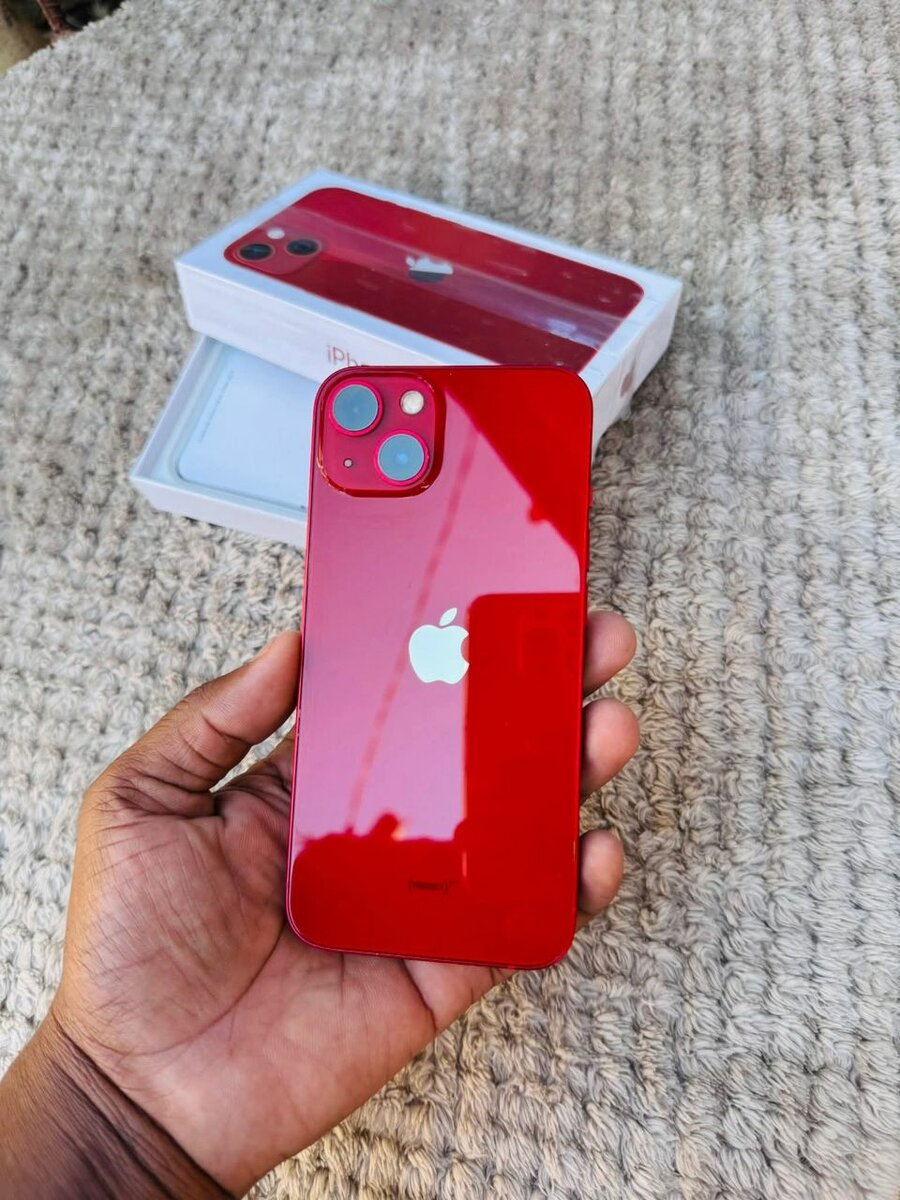 iPhone 13 Bleu et Rouge