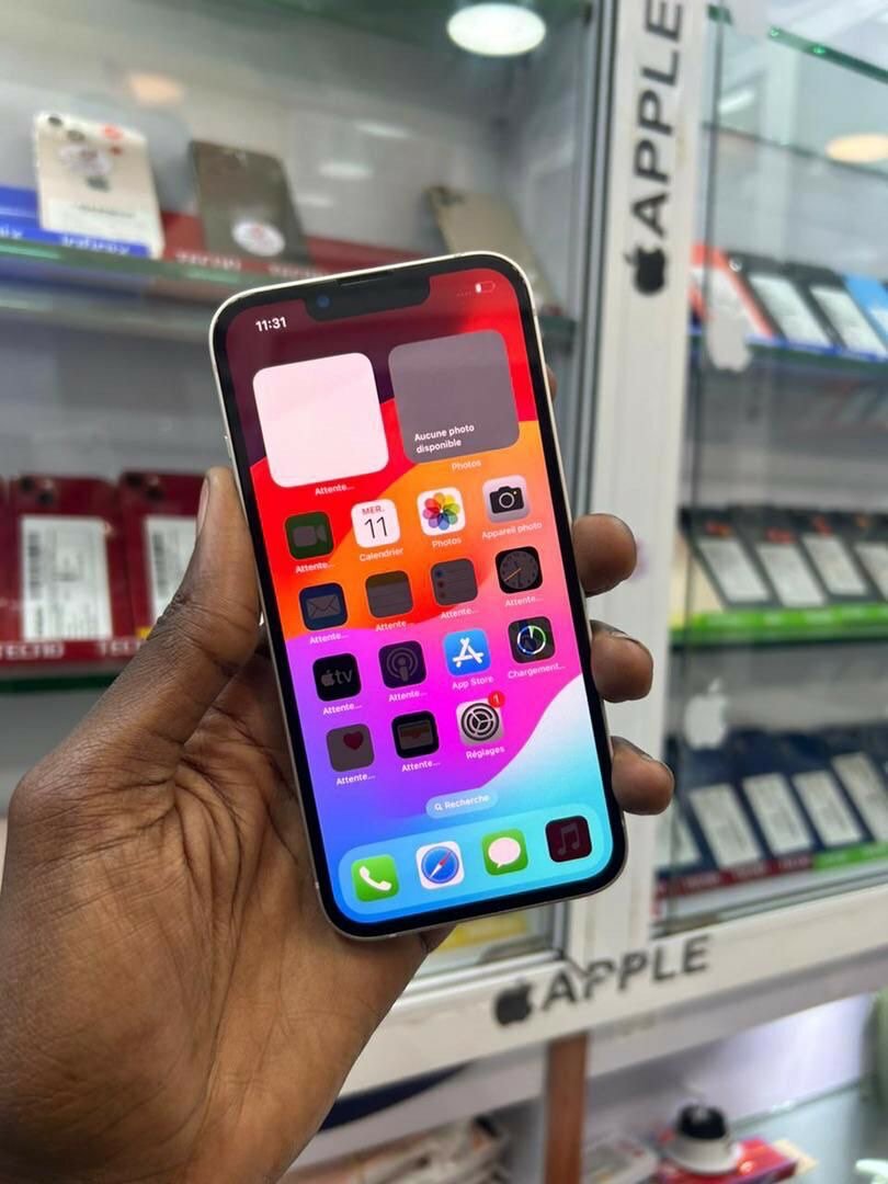 Disponible 13 simple 128go quasi neuf