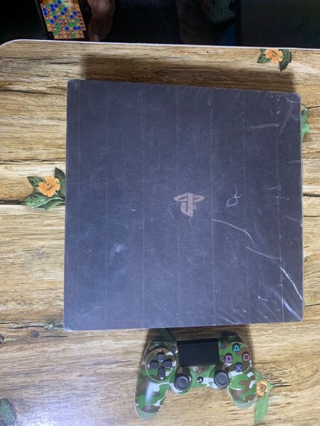 Console PS4 avec Manette Camouflage