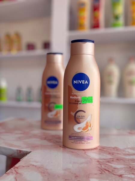 Nivea Radiant & Beauty