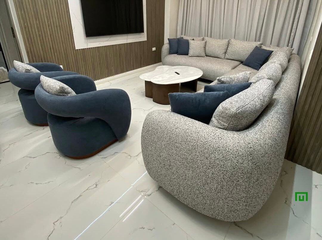 Fauteuil de salon plus table