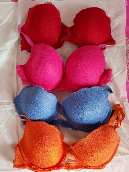 Soutien-gorge en dentelle coloré
