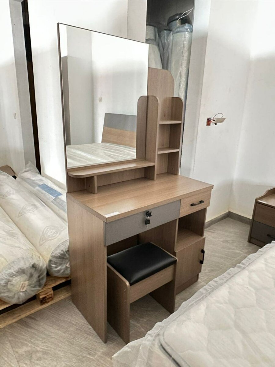 Elegant Vanity Desk Set