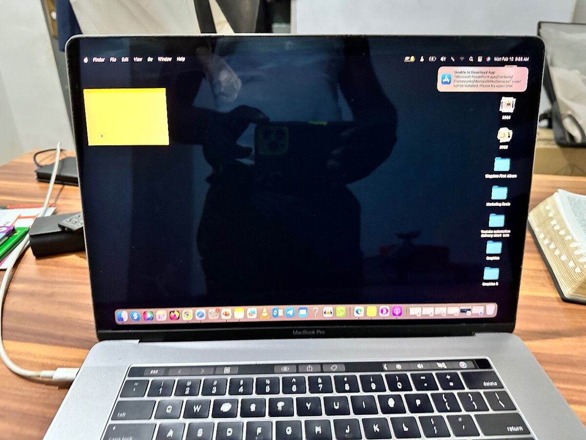 Apple MacBook 2017 Touch Bar core i7 16gb Ram 2.9 ghz quadco