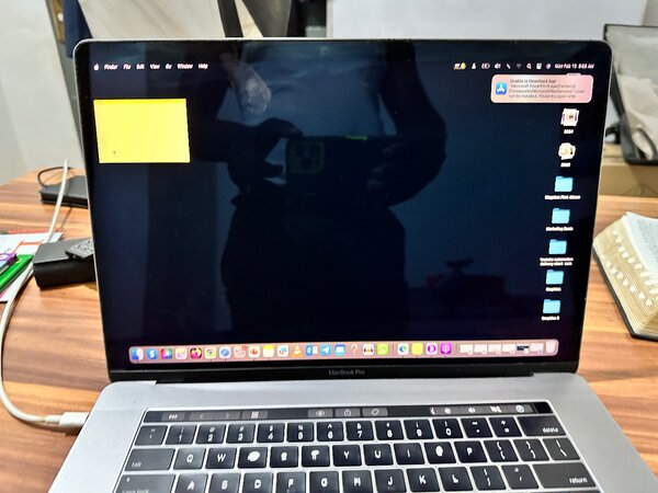 Apple MacBook 2017 Touch Bar core i7 16gb Ram 2.9 ghz quadco