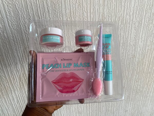 Lip set
