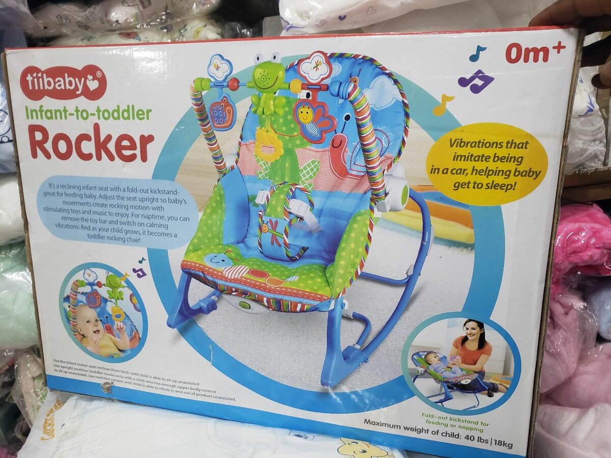 Chaise berçante musicale bébé