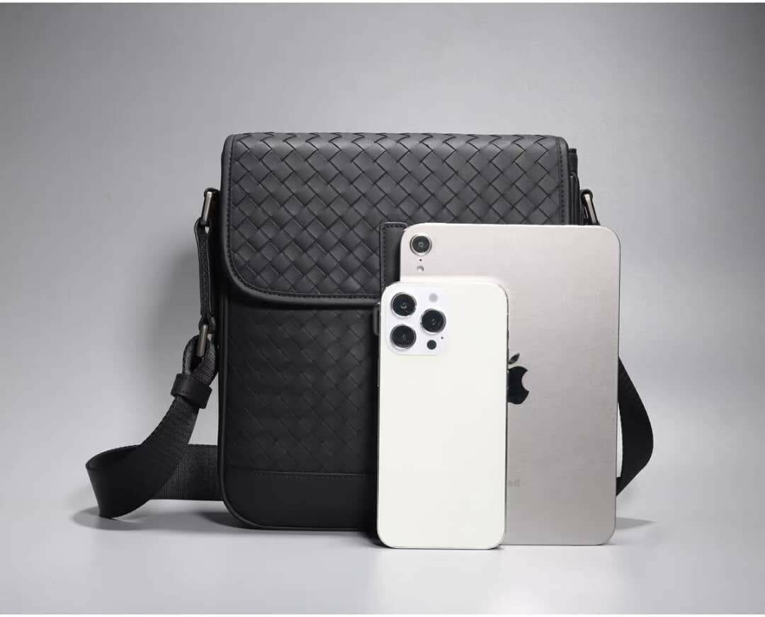 Sacoche en cuir tissé élégant