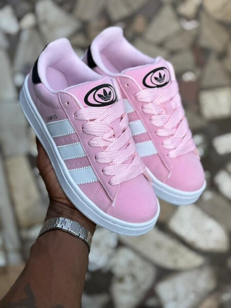 Baskets roses en daim chic