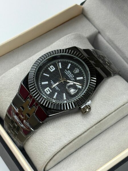 Montre élégante homme noir