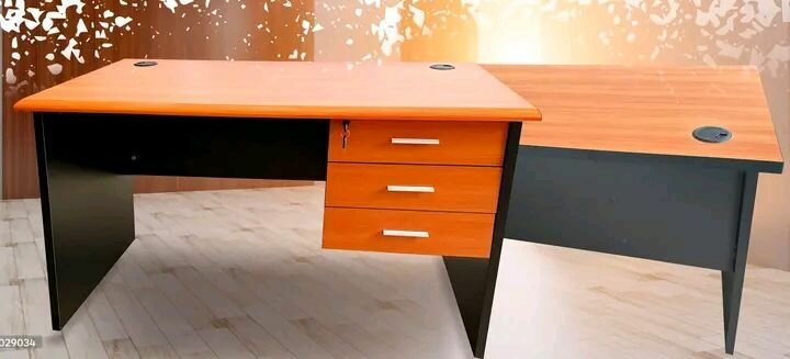 Bureau élégant en bois massif