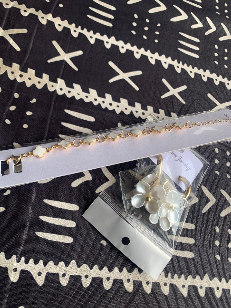 Set de bijoux floraux élégants