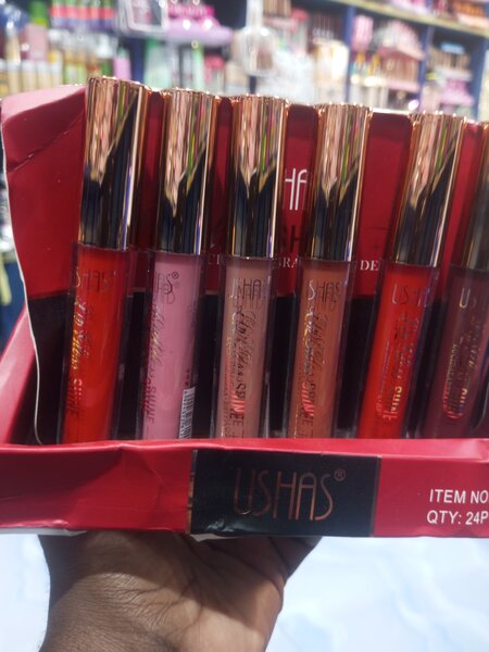 Rouge à Lèvres Brillant Ushas