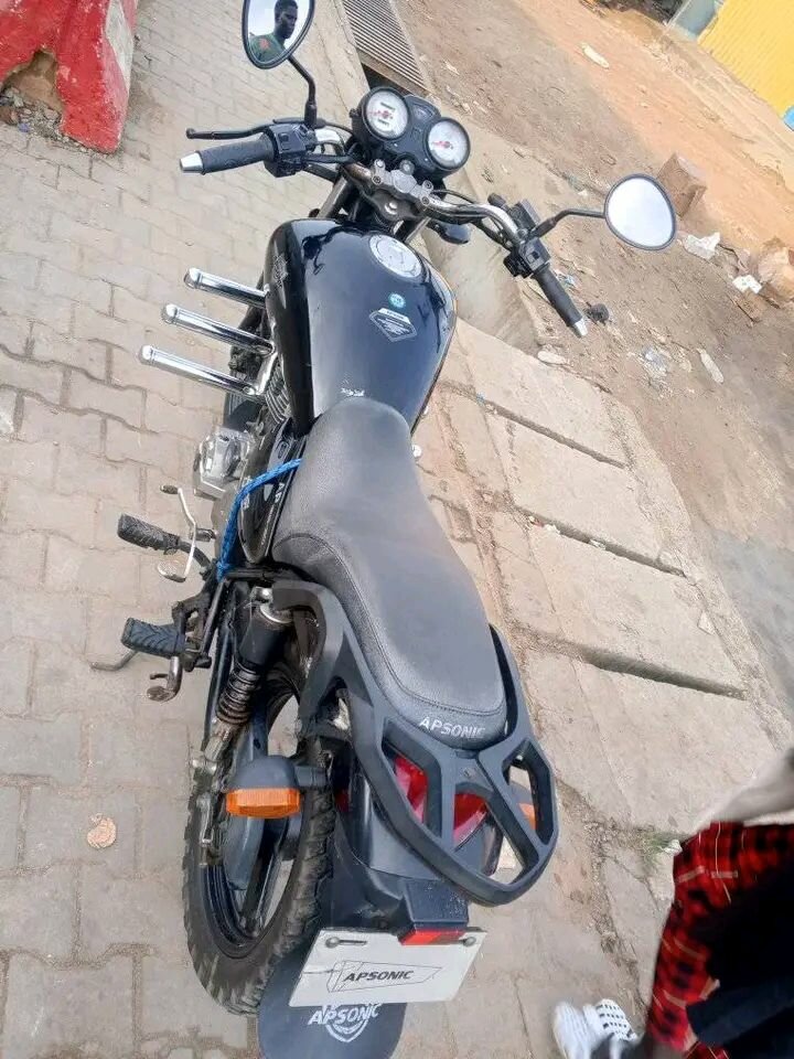 Moto Apsonic élégante