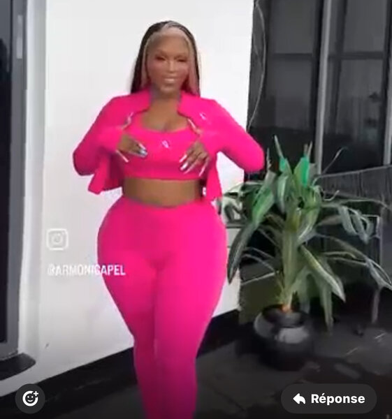 Tenue de sport féminine rose