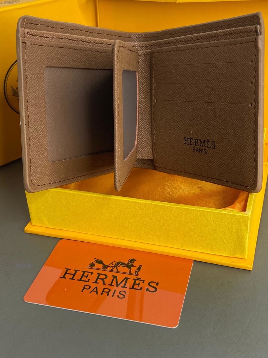 Sleek  Leather Hermes Pocket Wallet