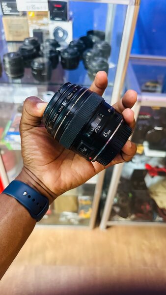 Canon EF 85mm F1.8 USM Lens