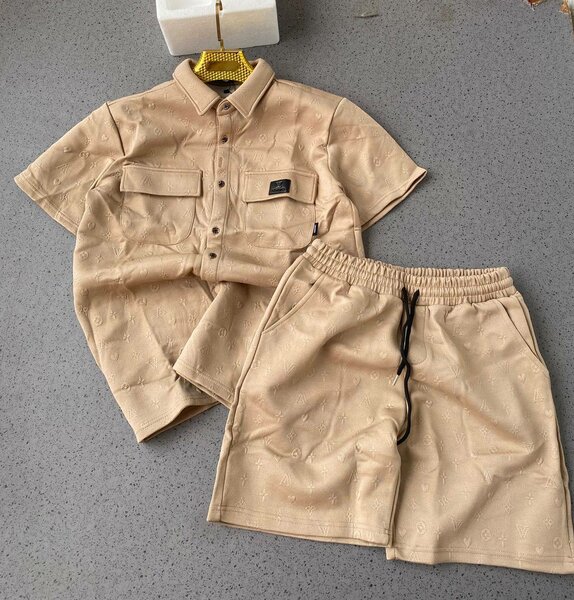 Casual top and down shorts