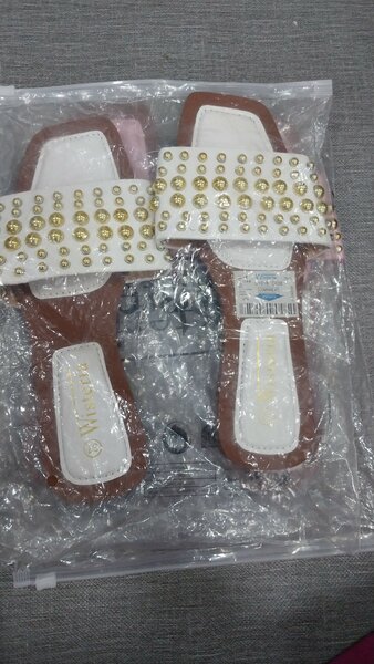 Sandales à Clous Élégantes