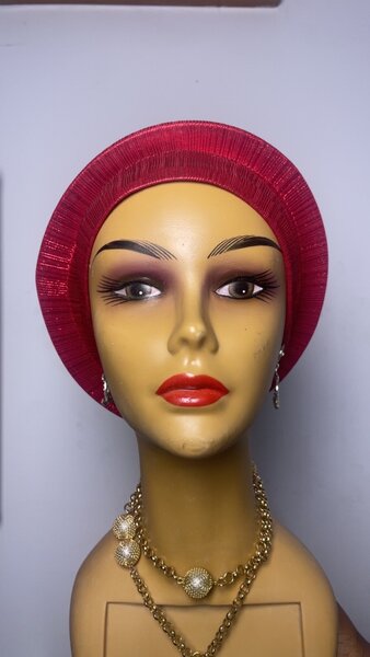 Chapeau Turban Rouge Élégant