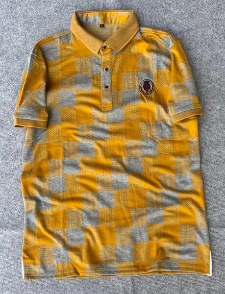 Polo chic à carreaux