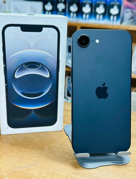 iPhone 16e