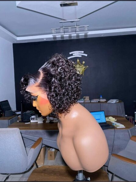 Perruque lace front bouclée