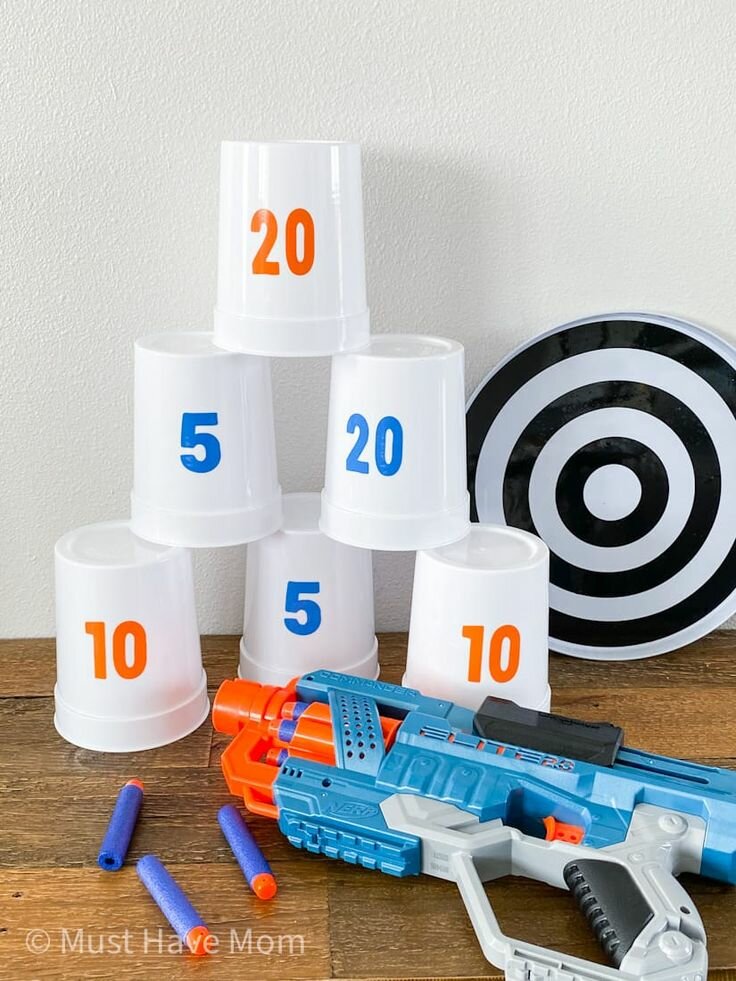 Cible éducative avec pistolet