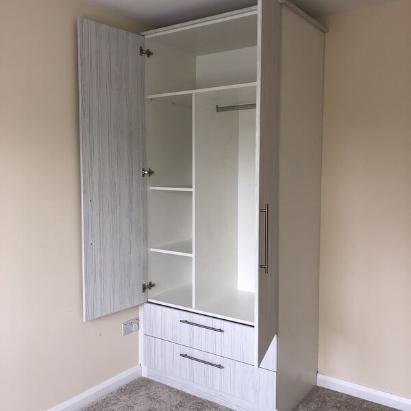 Armoire moderne blanche