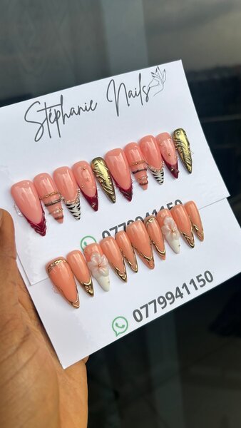 Ongles à Presser Stylés