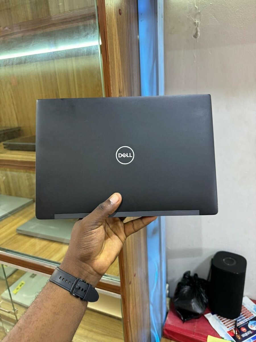 Dell Latitude 7390