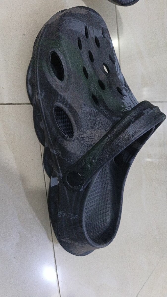 Chaussures Crocs en caoutchouc noir