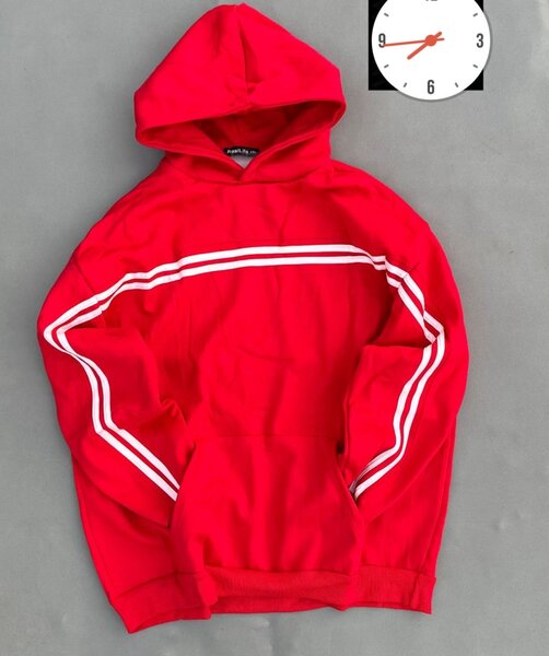 Sweat à capuche rouge sportif