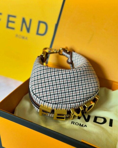 Женская сумка Fendi