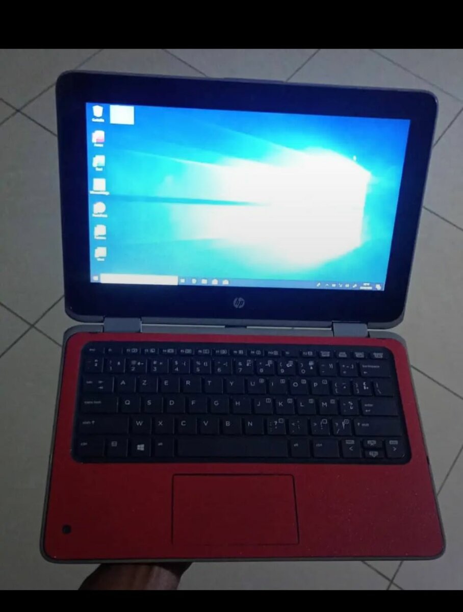 Laptop HP 11'6 pouces rouge
