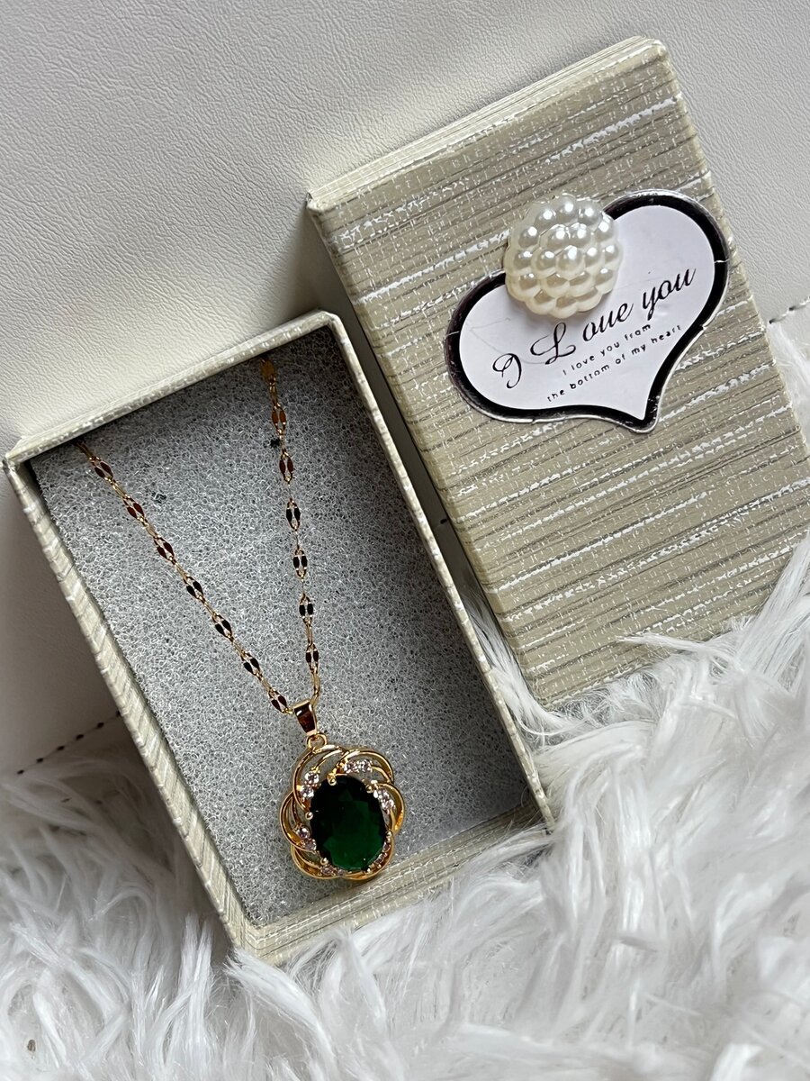 Collier Émeraude Chic