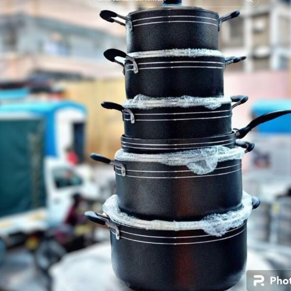 Set of pots, steel, black