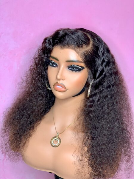 Frontal curly wig
