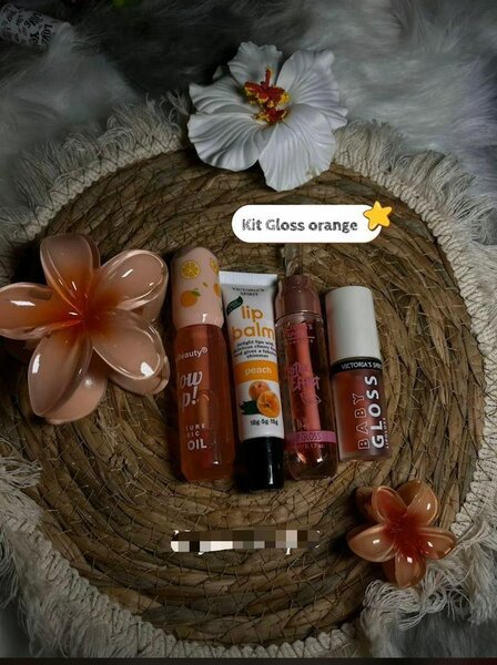 Kit gloss girly