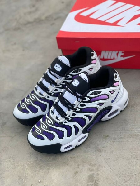 Nike T.N