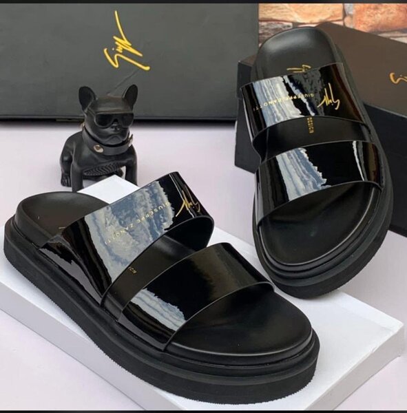 Sandales en cuir noir de luxe