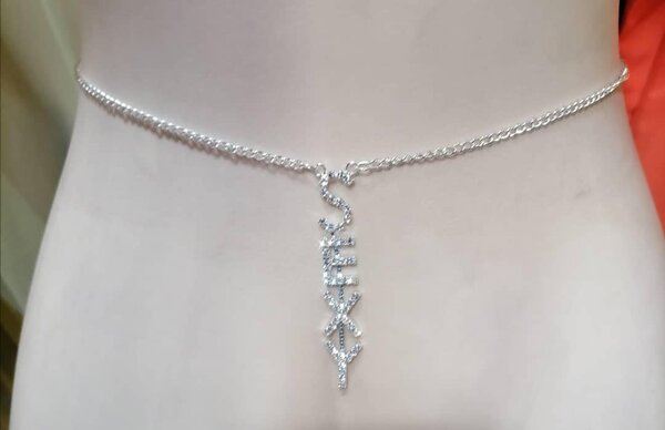 Chic chaîne au rein et au pieds sexy