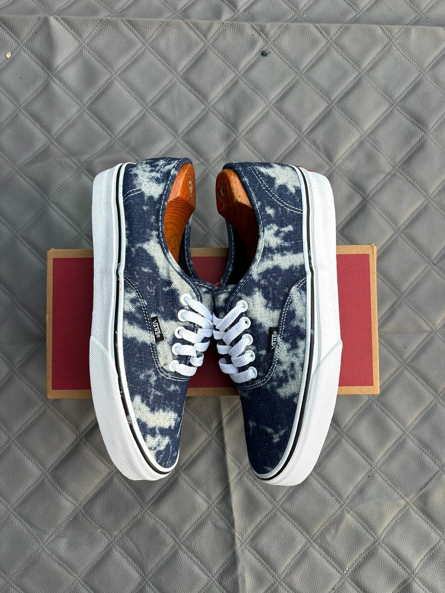 Baskets en denim délavé